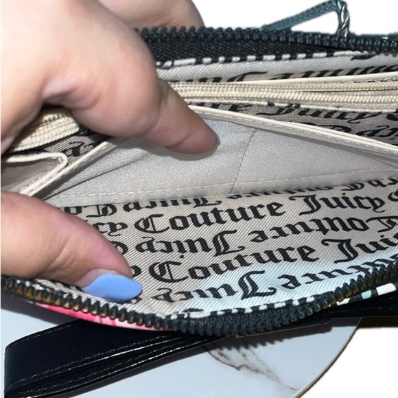 Juicy Couture ‘Pick Ur Petal’ Black  Wallet & Card Organizer, bow on front - Picture 7 of 13